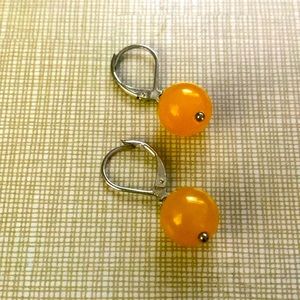 Pretty yellow Onyx lever back earrings